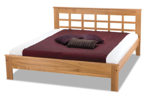 Moderní postel s čelem Valtraud z masivu